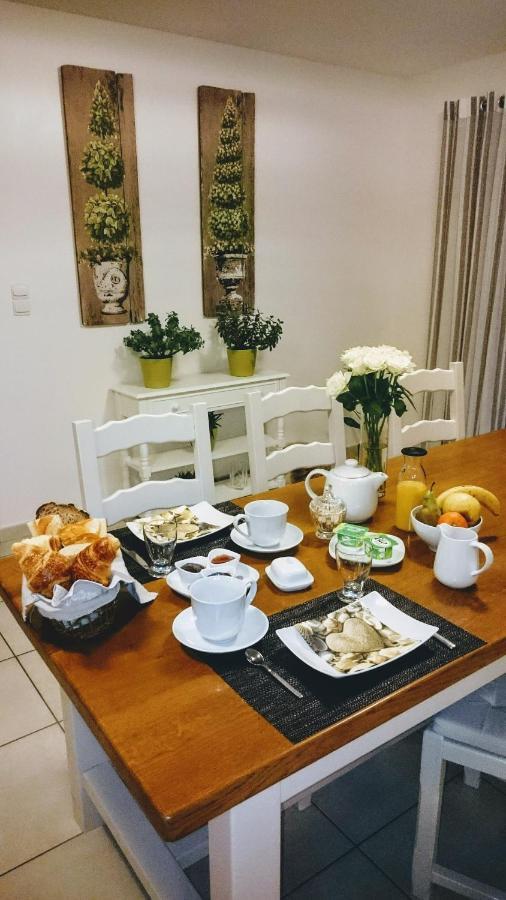Les Sables Bed & Breakfast Santec Екстериор снимка