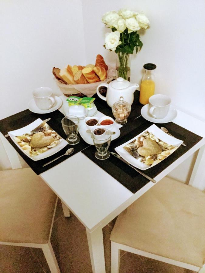 Les Sables Bed & Breakfast Santec Екстериор снимка