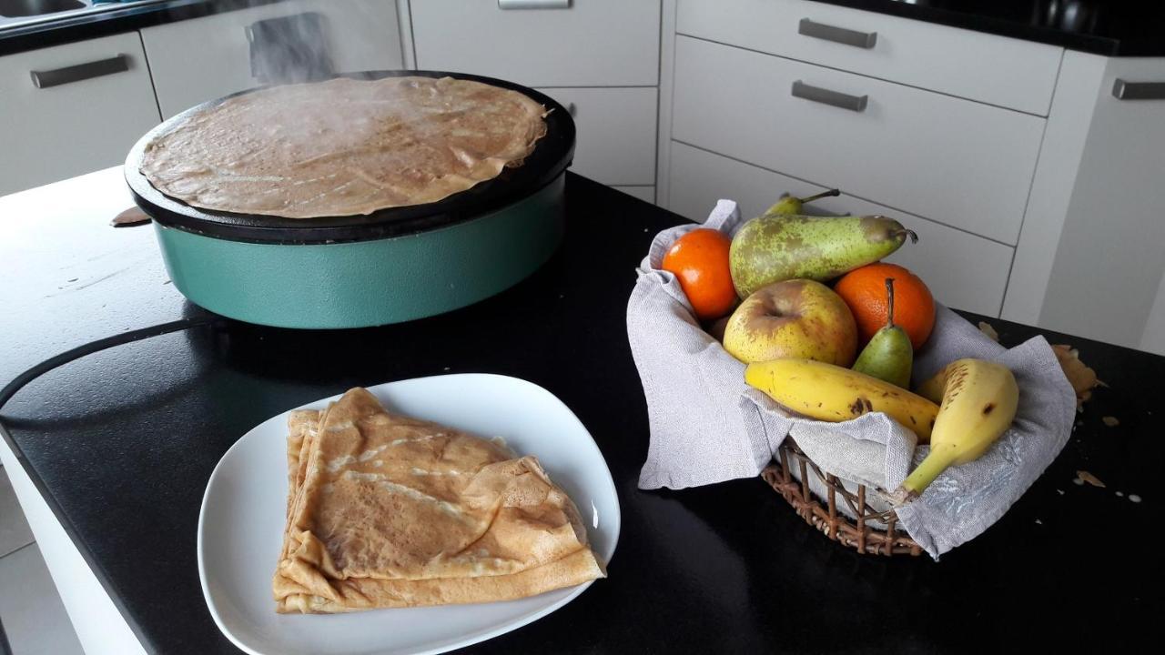 Les Sables Bed & Breakfast Santec Екстериор снимка