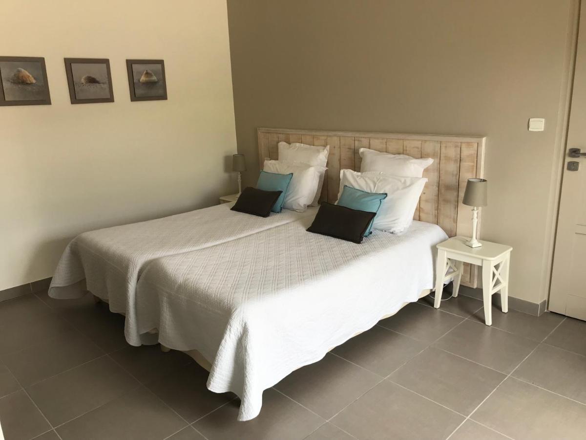 Les Sables Bed & Breakfast Santec Екстериор снимка