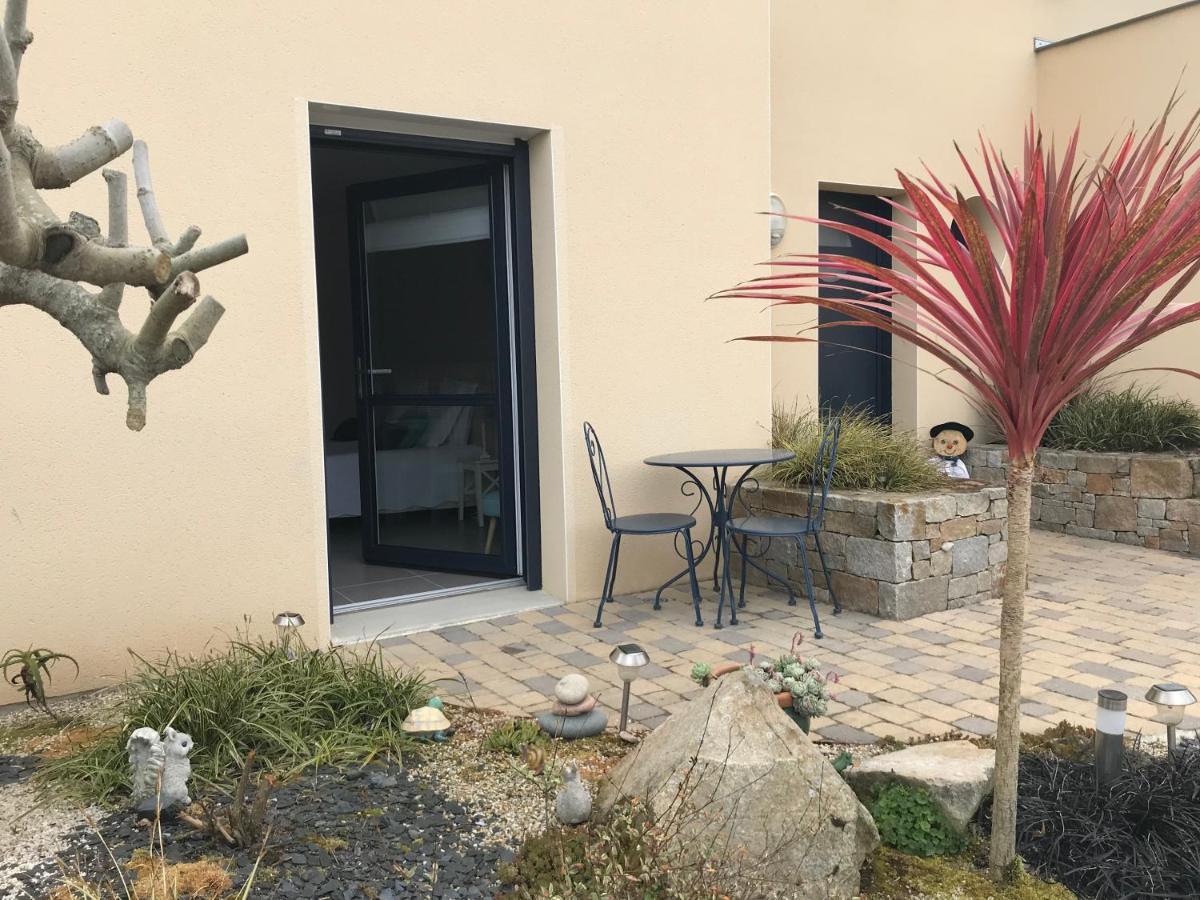Les Sables Bed & Breakfast Santec Екстериор снимка