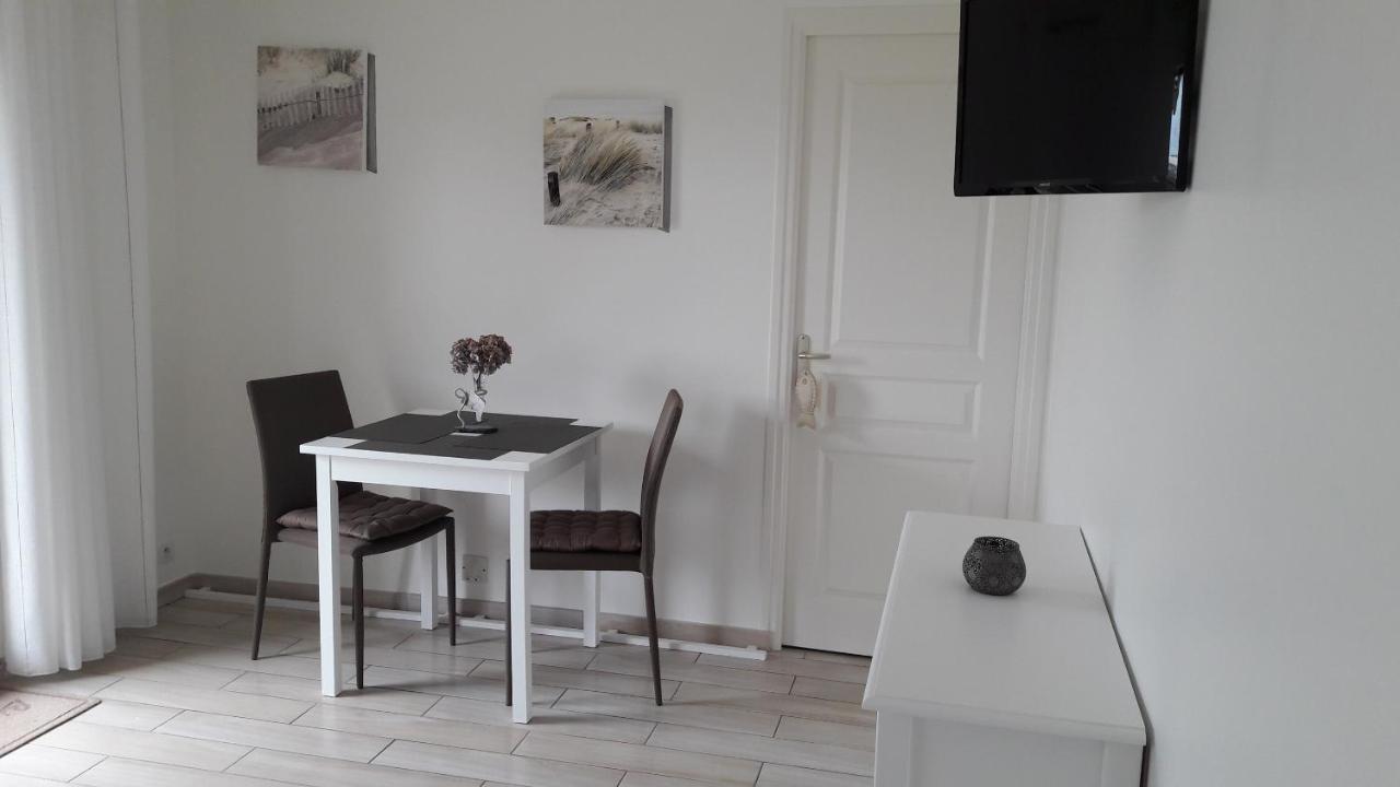 Les Sables Bed & Breakfast Santec Екстериор снимка