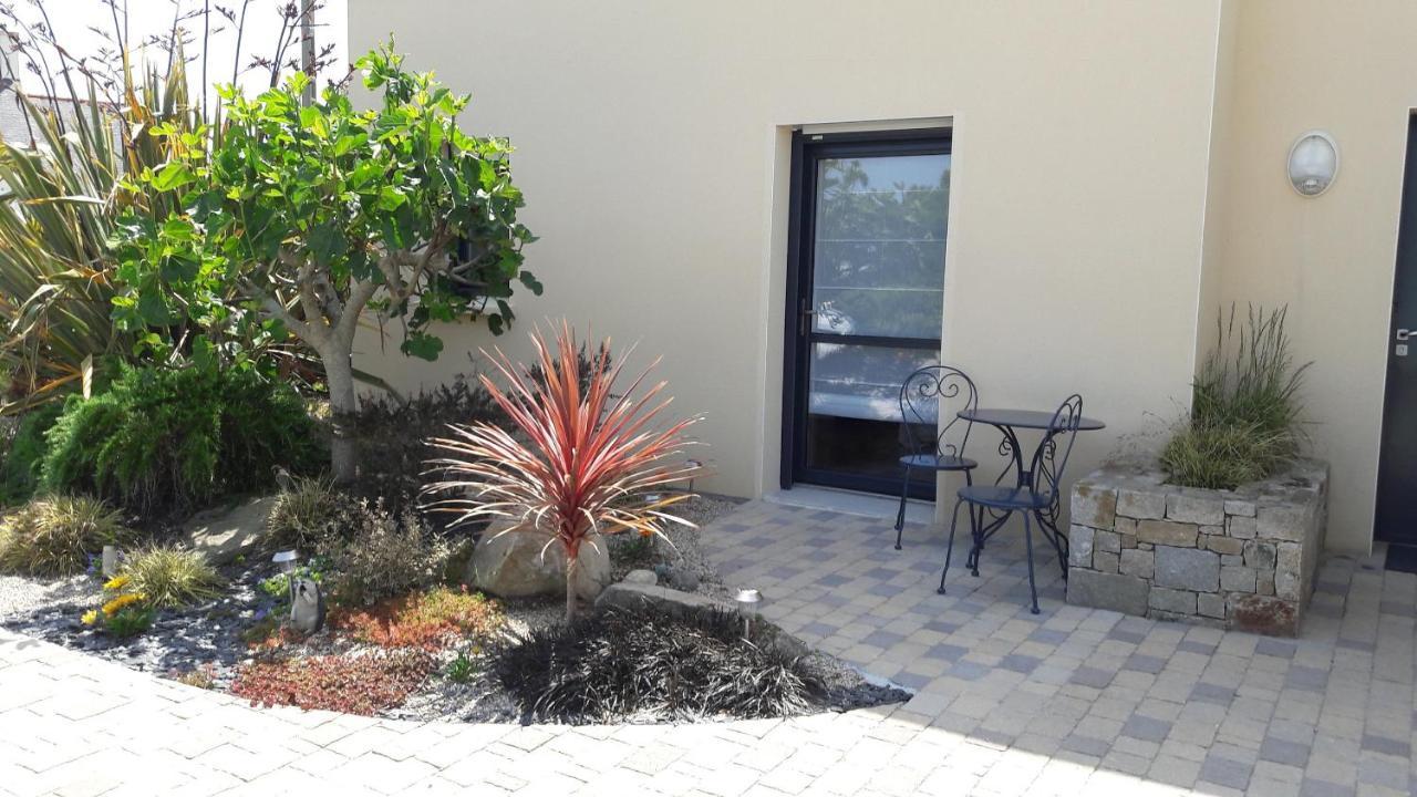 Les Sables Bed & Breakfast Santec Екстериор снимка