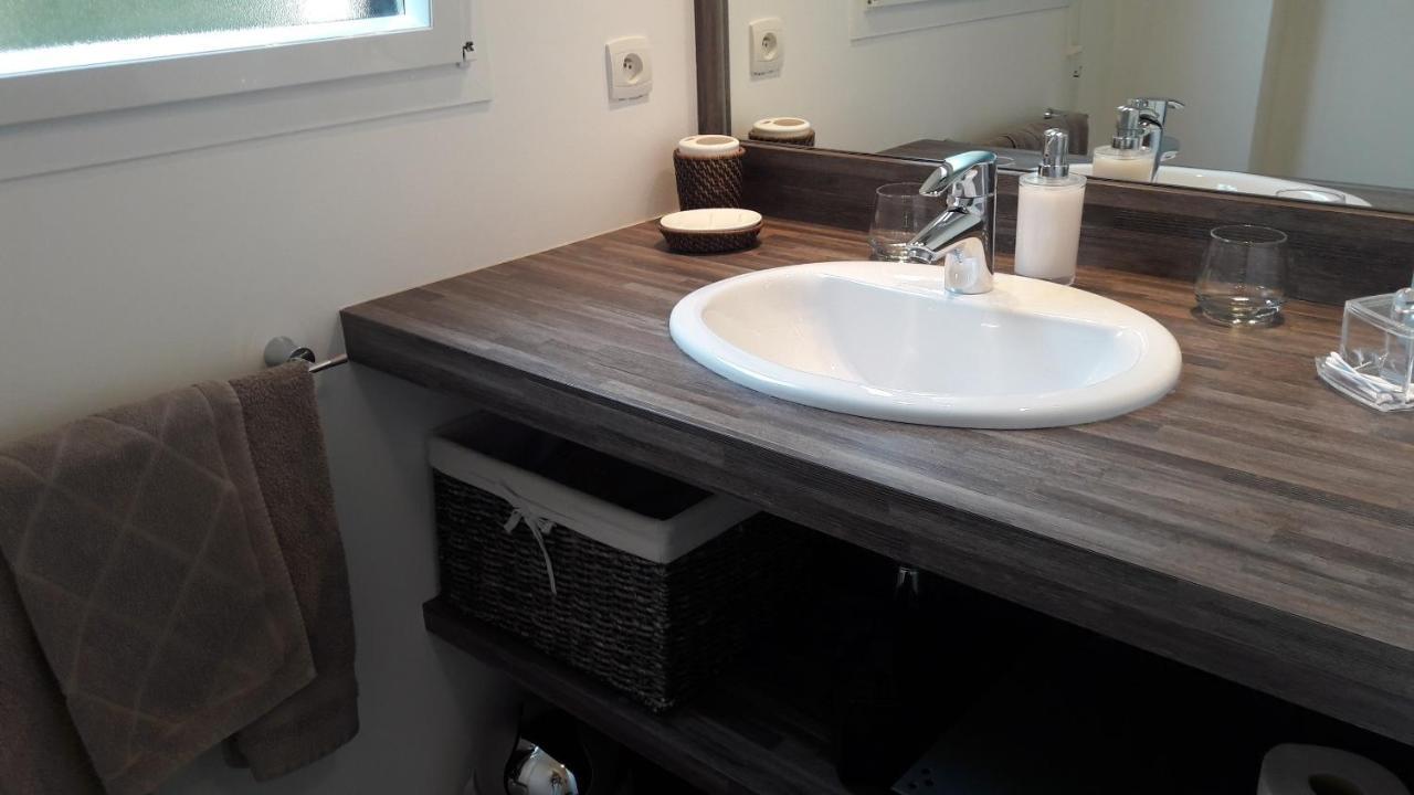 Les Sables Bed & Breakfast Santec Екстериор снимка